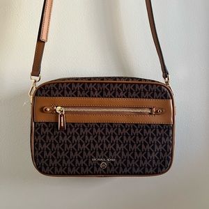 New Michael Kors Crossbody Purse